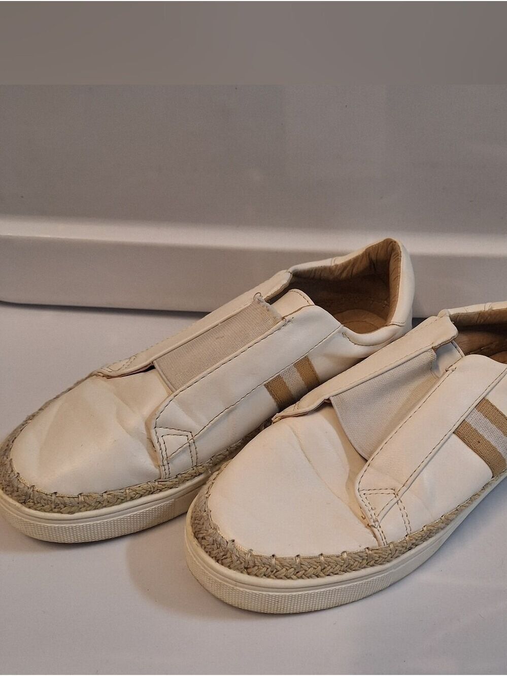 VICI Marcus White Tan Slip On Sneakers Women's Size 6